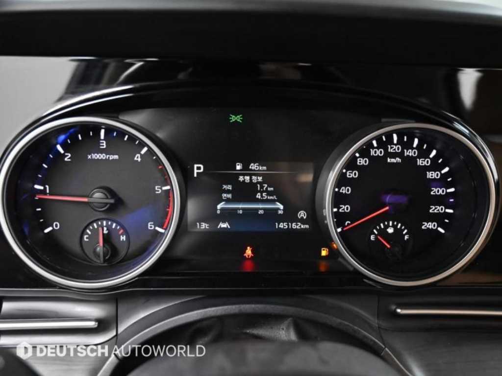 Kia Carnival — photo 18