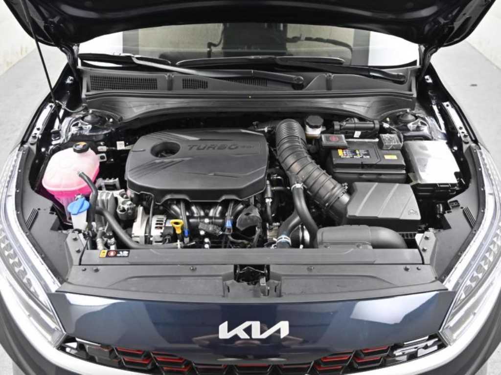 Kia K3 — photo 06