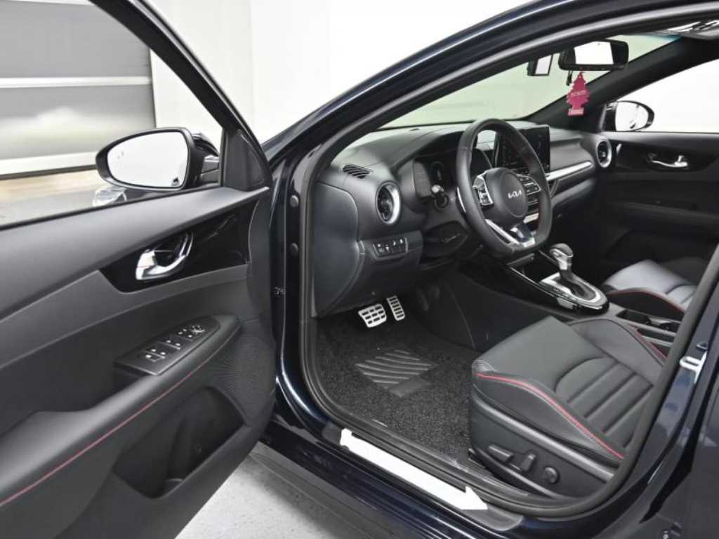 Kia K3 — photo 11