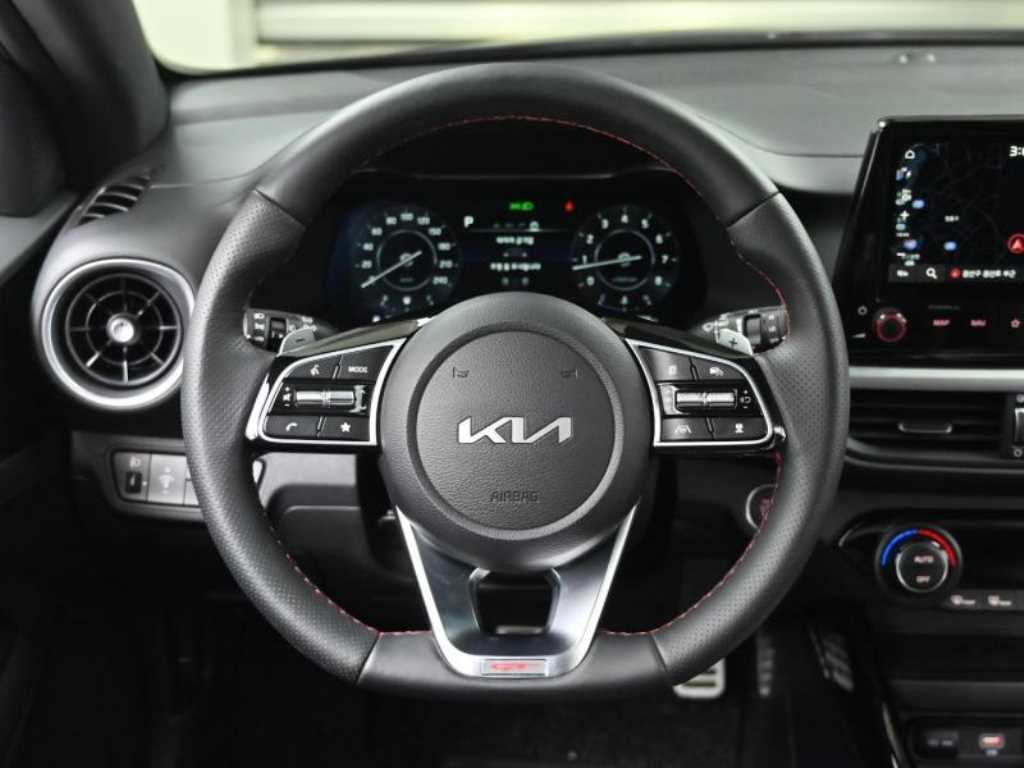 Kia K3 — photo 13