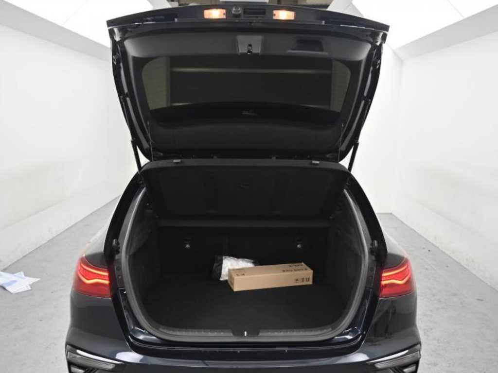 Kia K3 — photo 19
