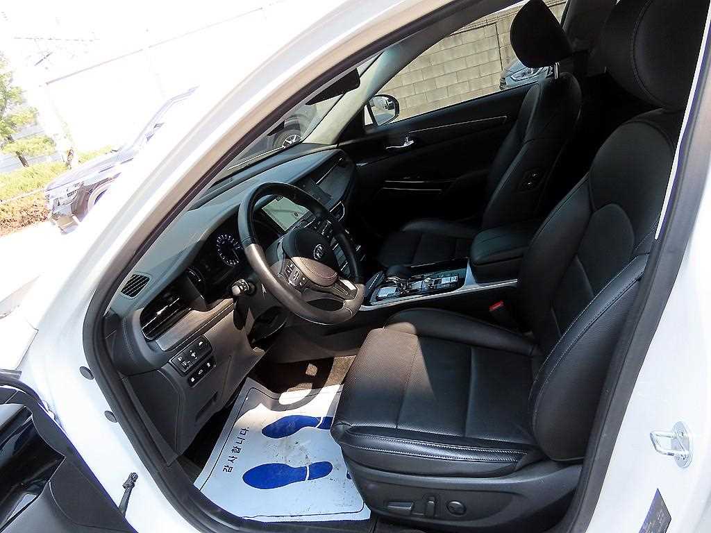 Kia K7 — photo 05