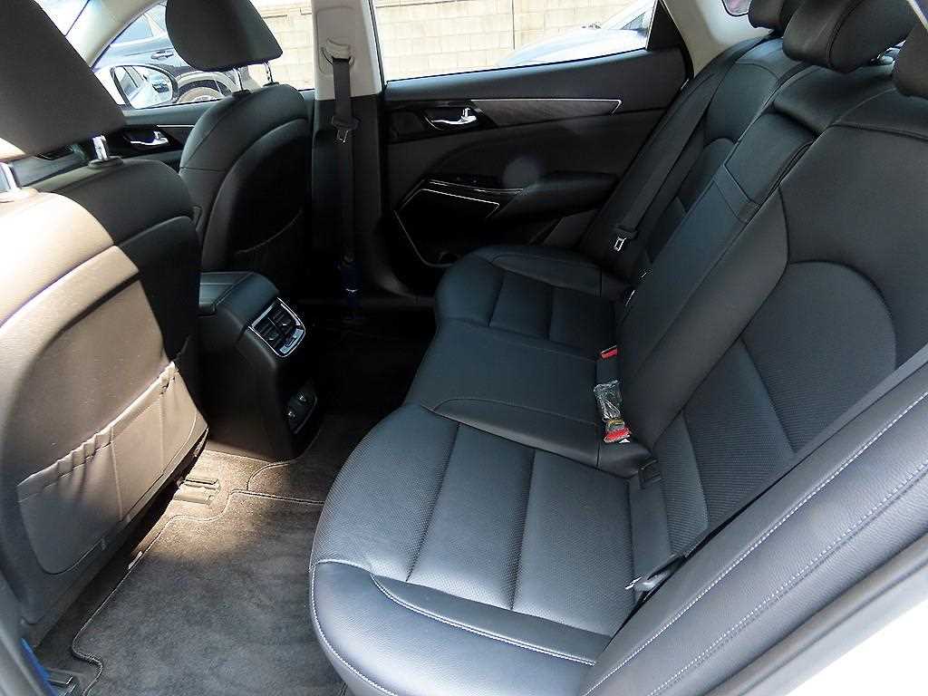 Kia K7 — photo 06