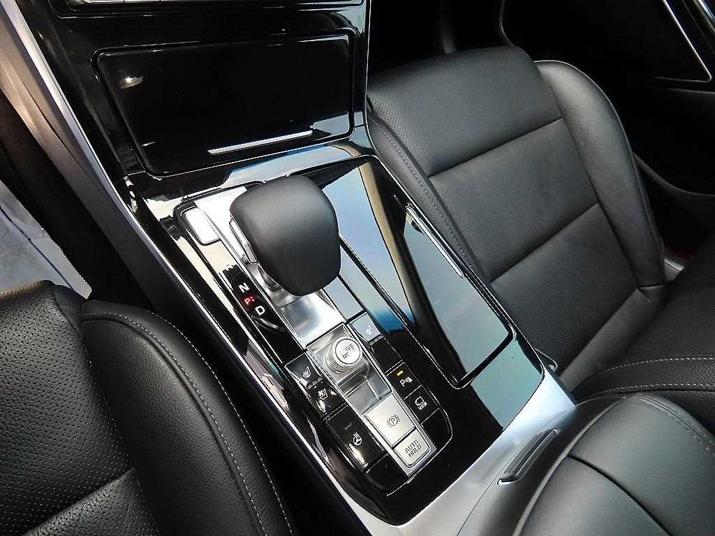 Kia K7 — photo 10