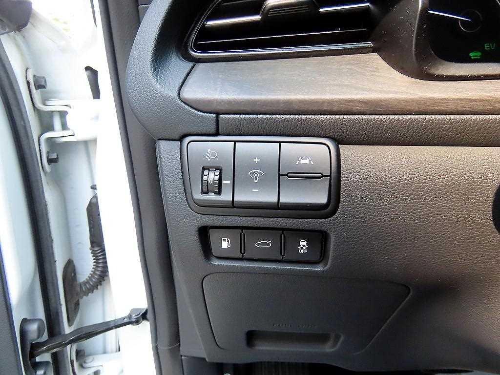Kia K7 — photo 12