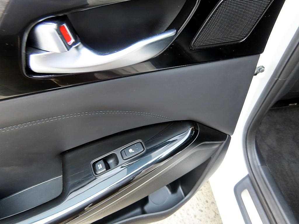 Kia K7 — photo 17