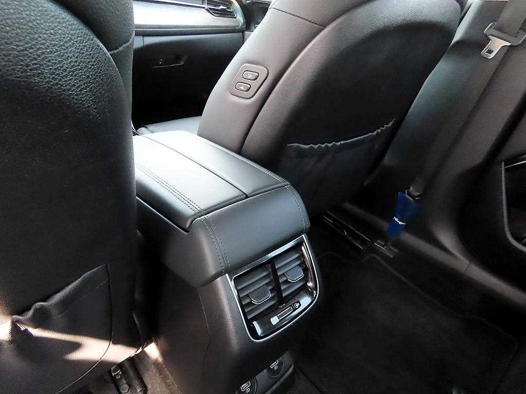Kia K7 — photo 18