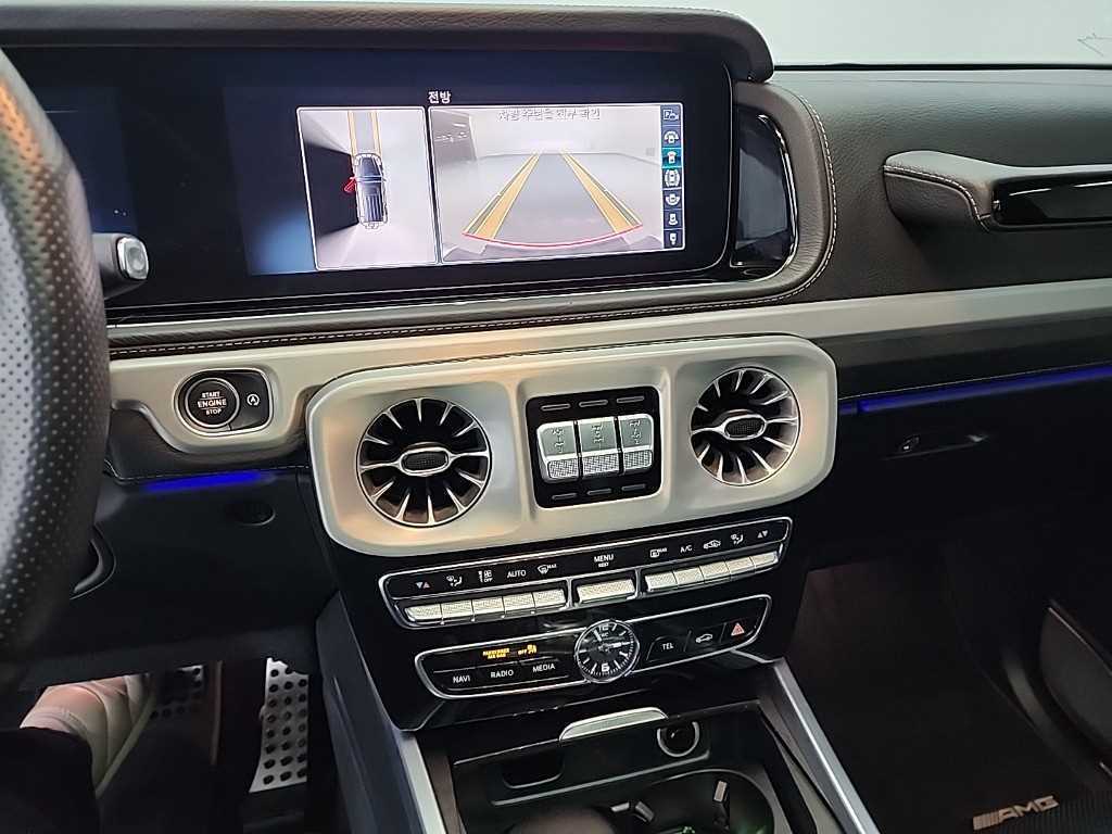 Mercedes-Benz G-Class — photo 10