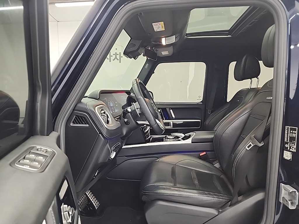 Mercedes-Benz G-Class — photo 11