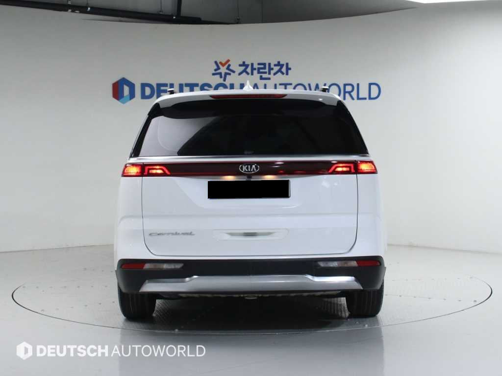 Kia Carnival — photo 04
