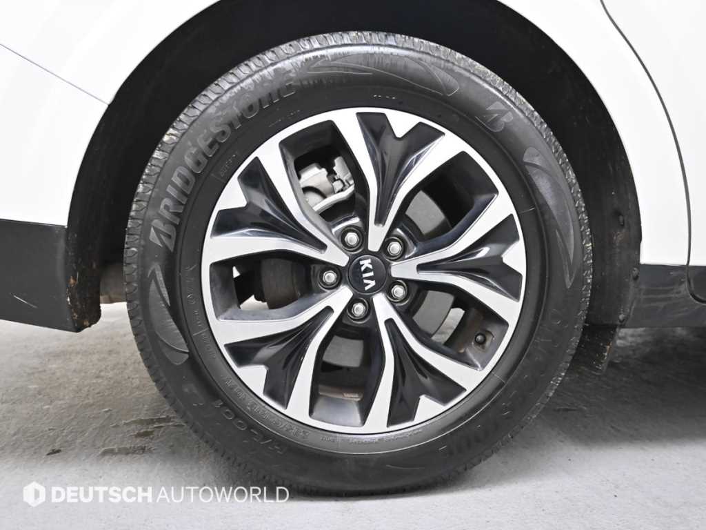 Kia Carnival — photo 05