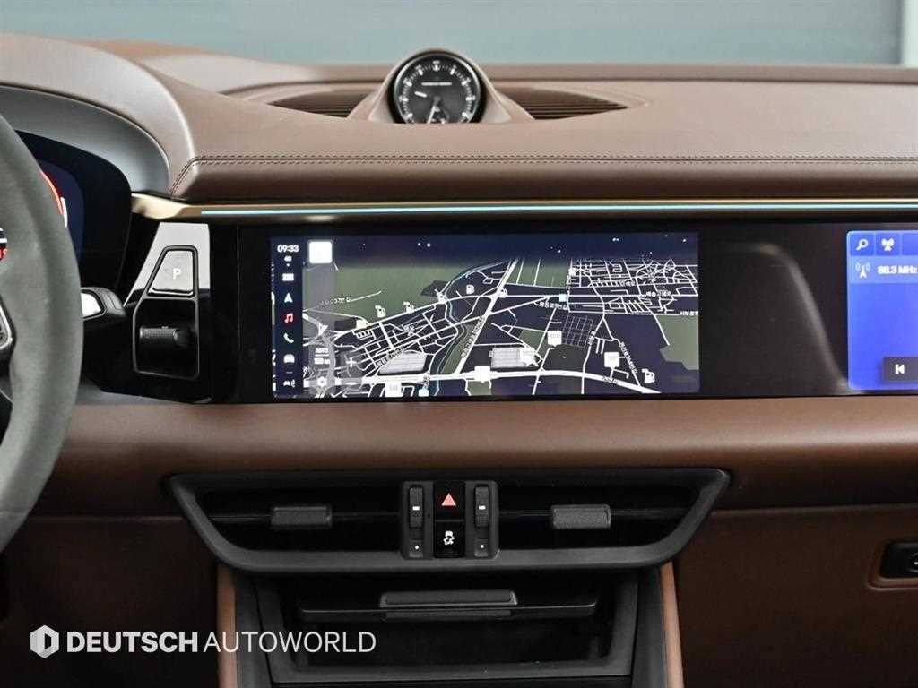 Porsche Macan — photo 14