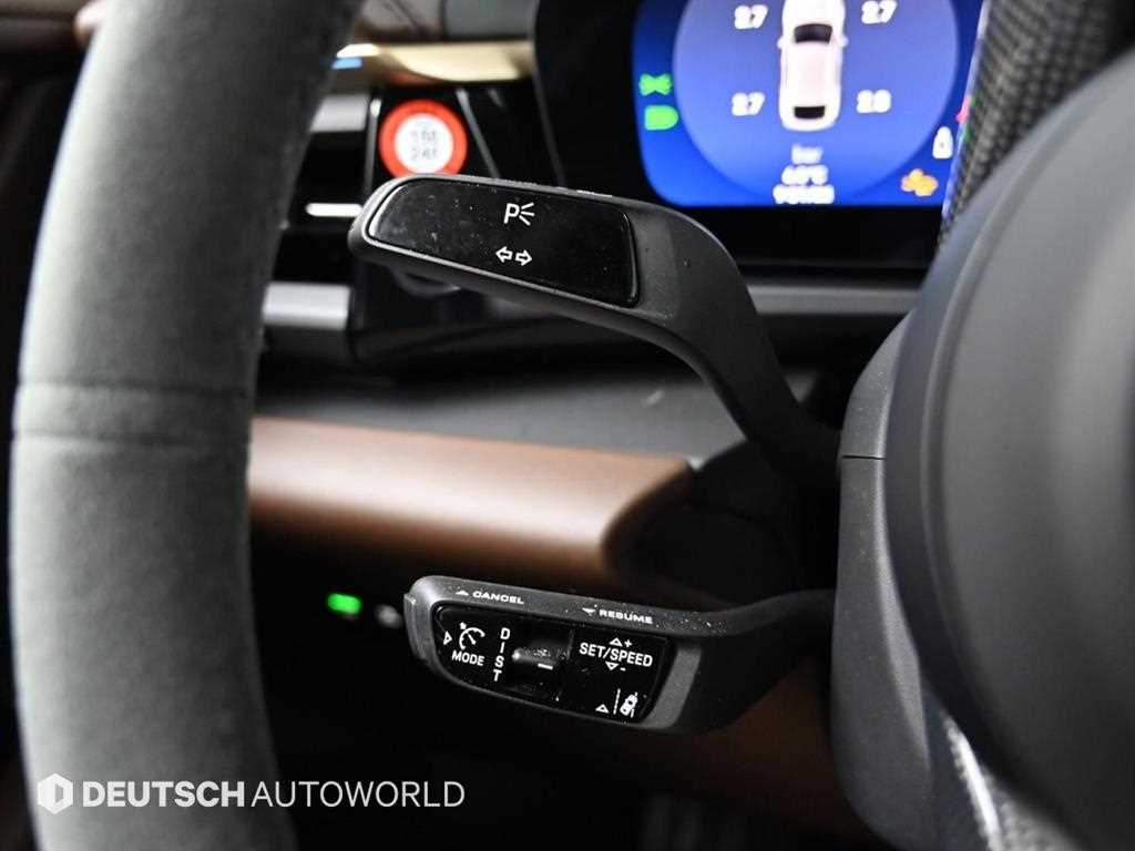 Porsche Macan — photo 16