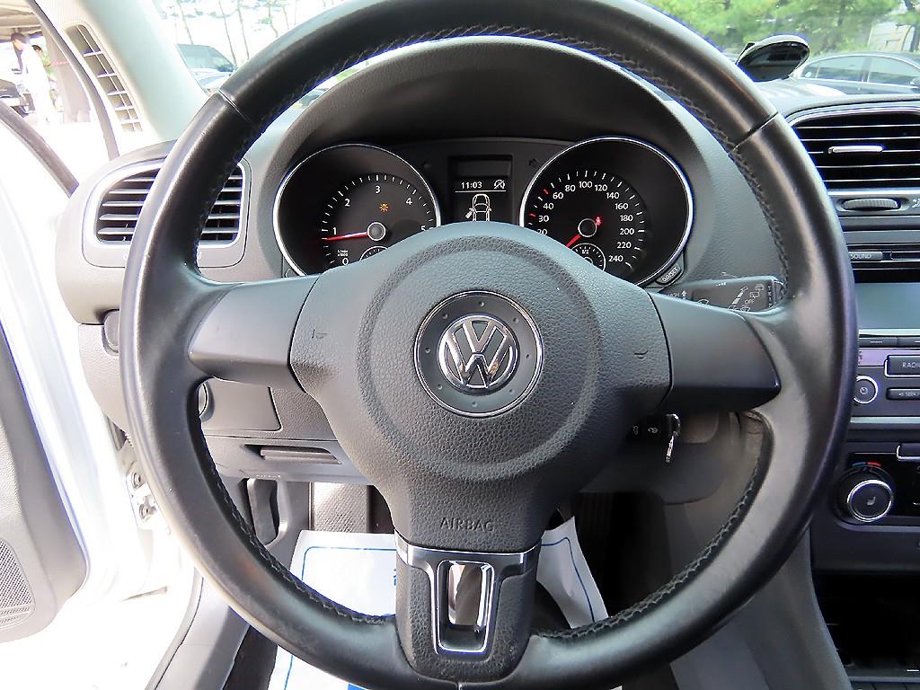 Volkswagen Golf — photo 08