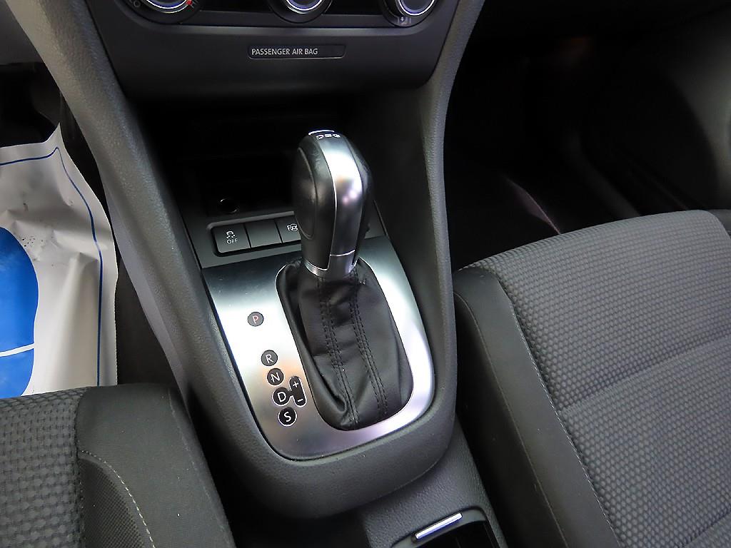 Volkswagen Golf — photo 10