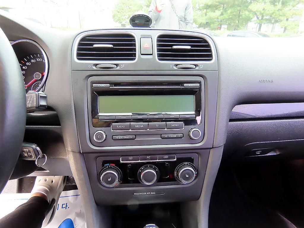 Volkswagen Golf — photo 13
