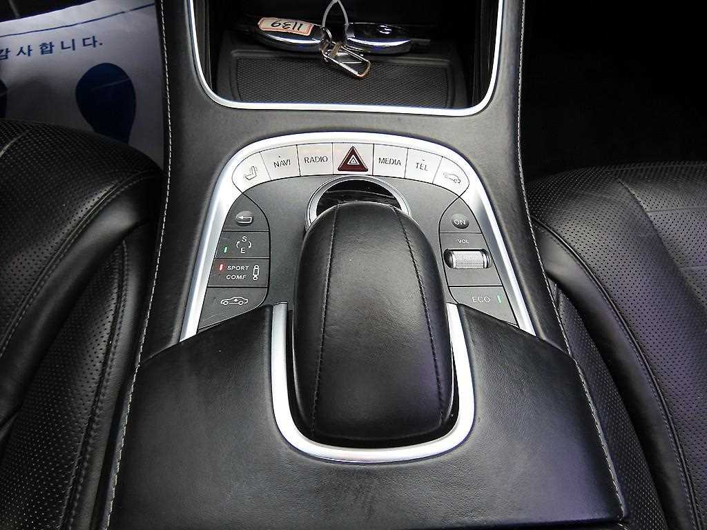 Mercedes-Benz S-Class — photo 14