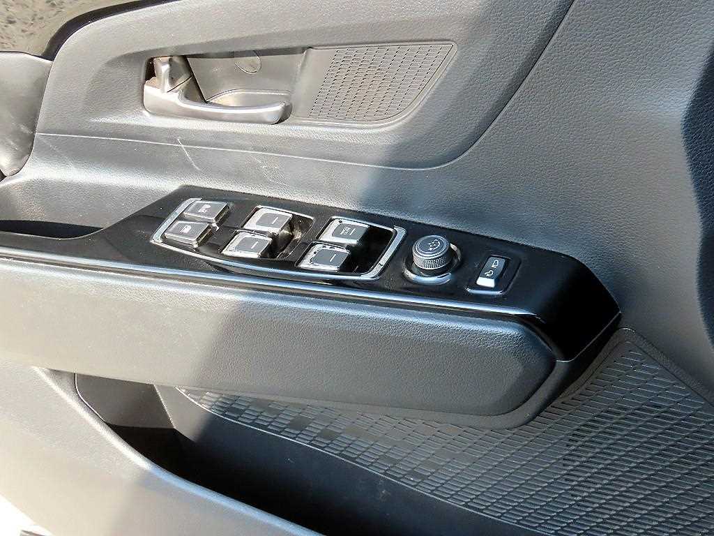 KGM KORANDO — photo 11
