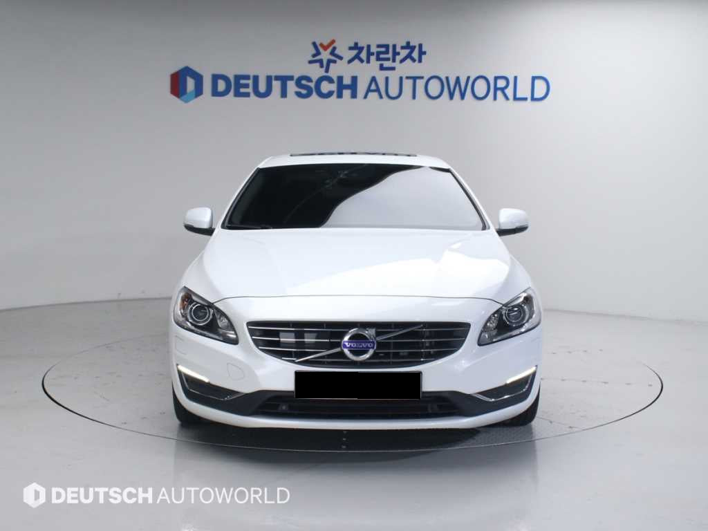 Volvo S60 — photo 03