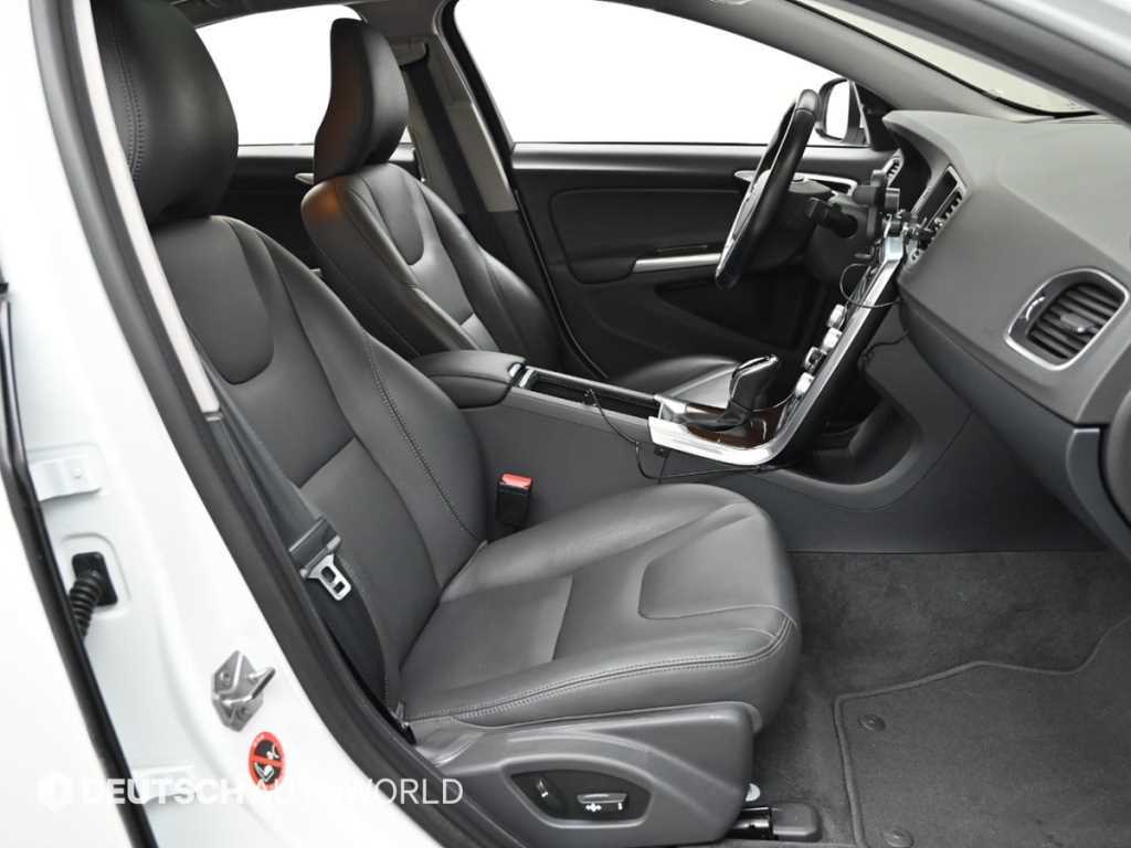 Volvo S60 — photo 10