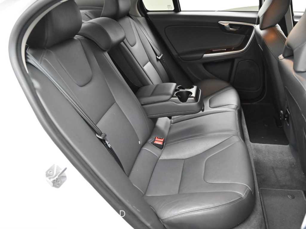Volvo S60 — photo 12