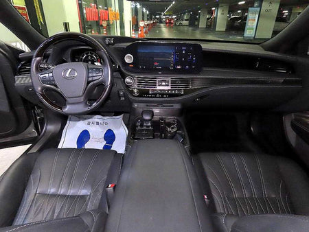 Lexus LS — photo 10