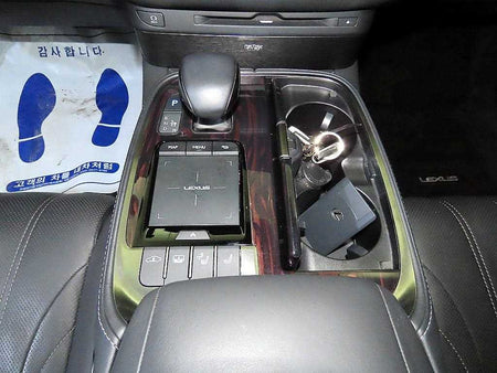 Lexus LS — photo 12