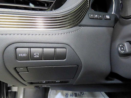Lexus LS — photo 14