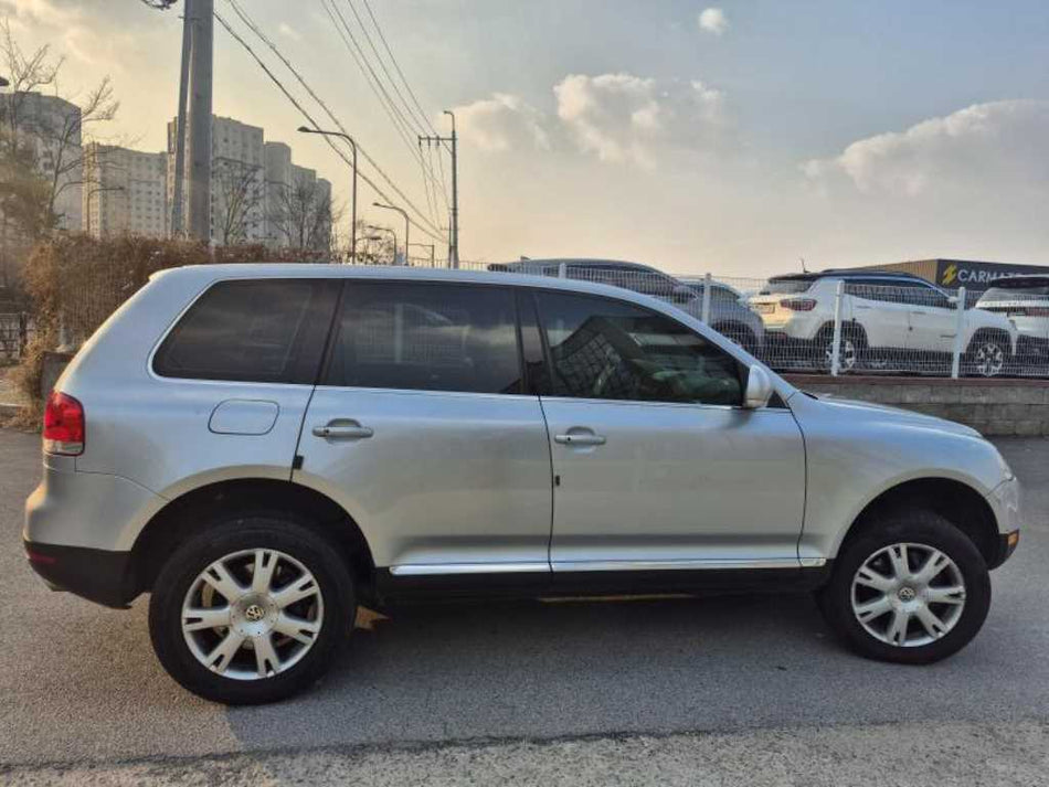 Volkswagen Touareg — photo 02
