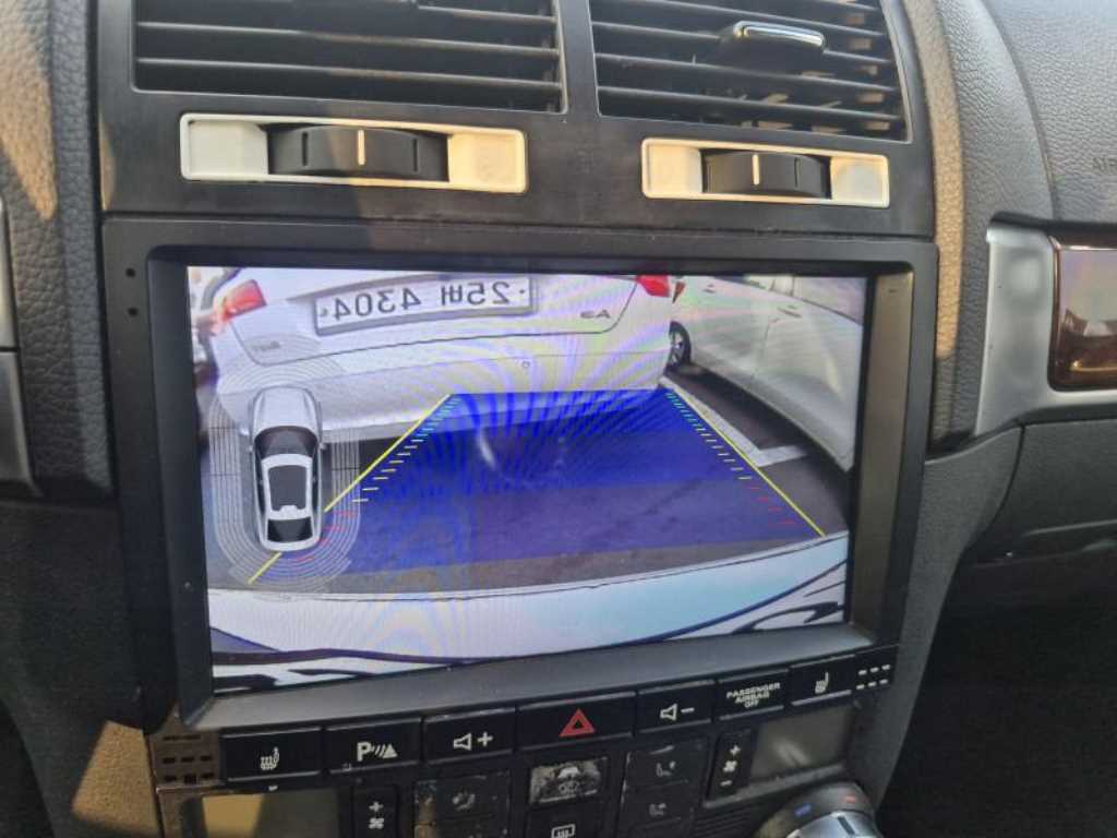 Volkswagen Touareg — photo 16