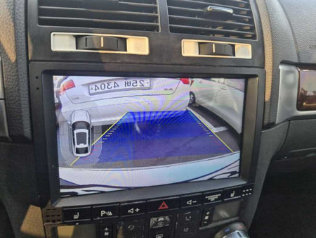 Volkswagen Touareg — photo 16