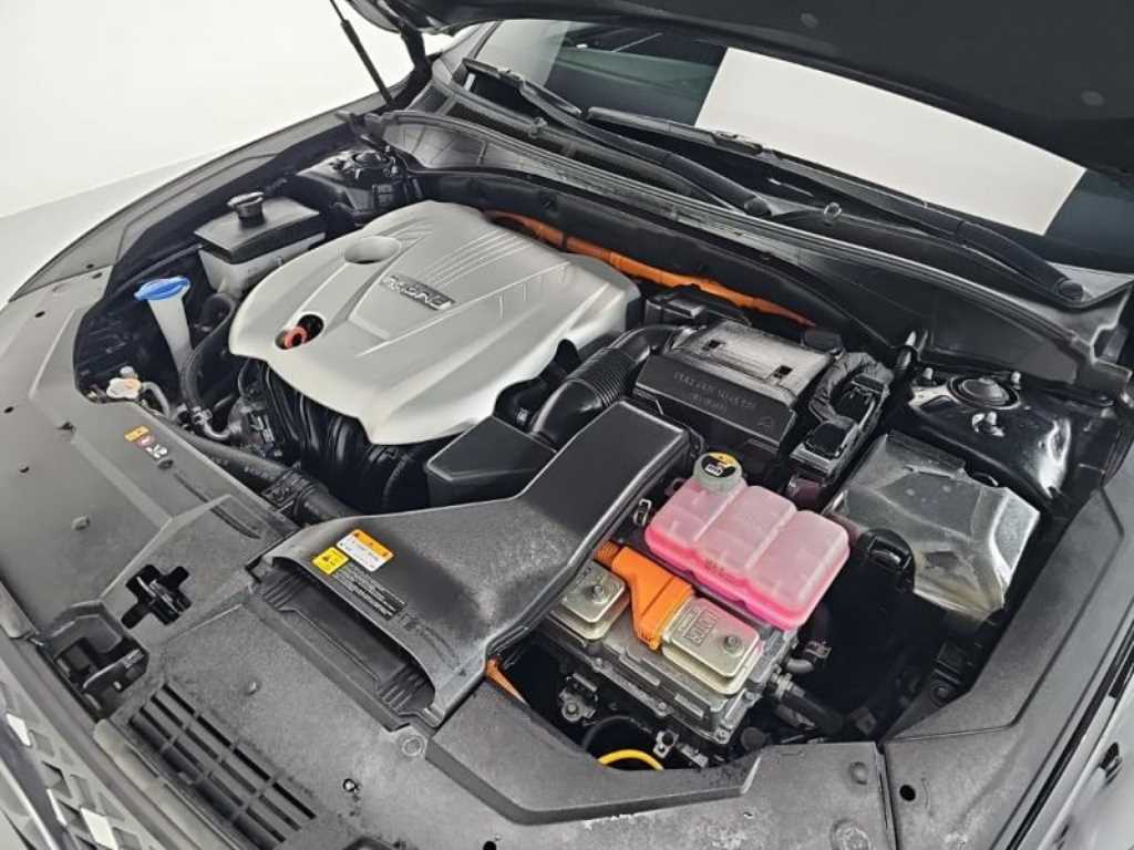 Hyundai Grandeur — photo 17
