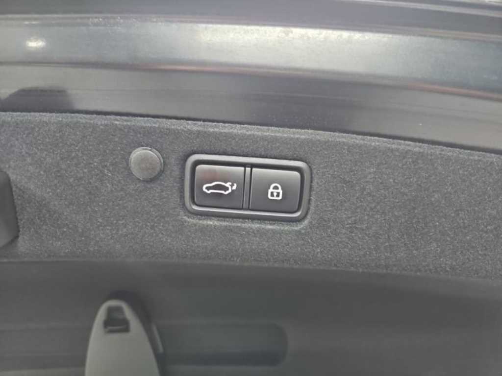Hyundai Grandeur — photo 19