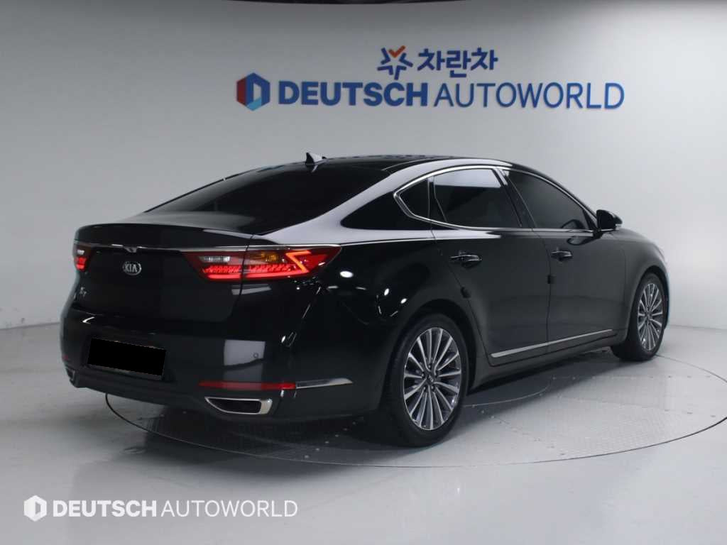 Kia K7 — photo 02