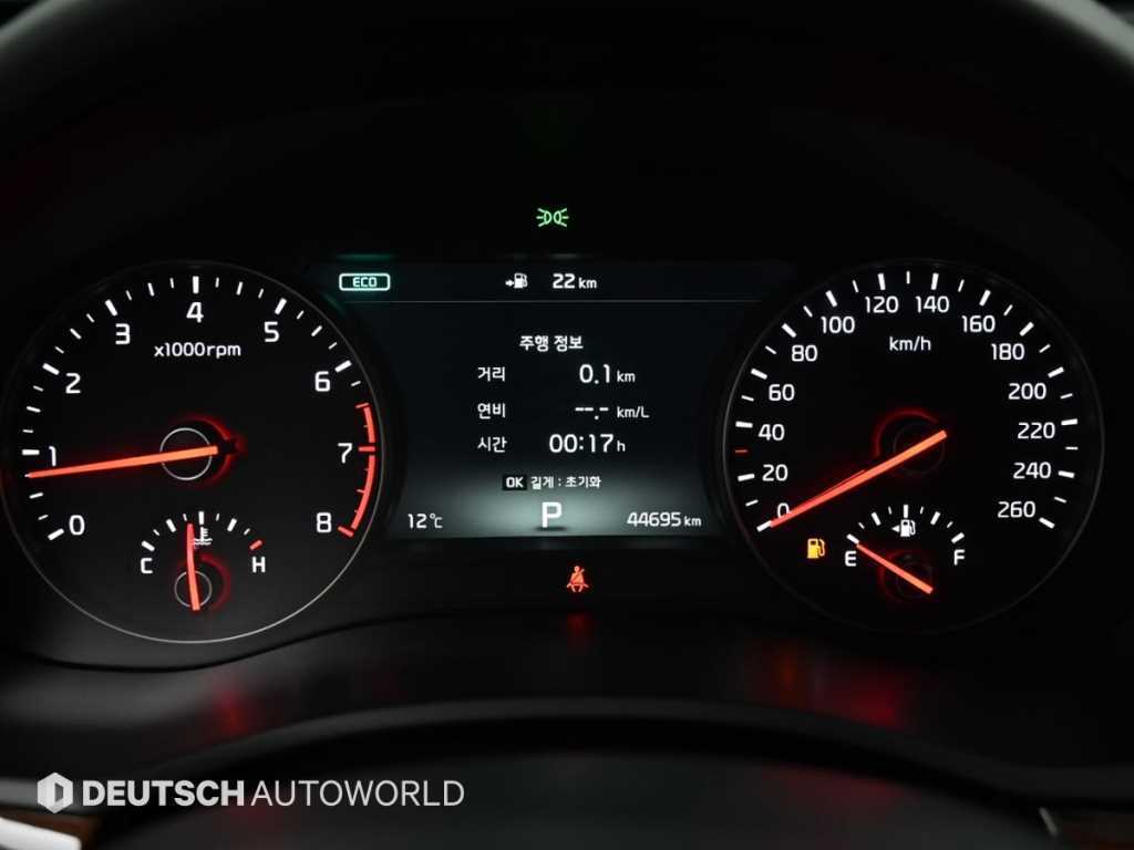 Kia K7 — photo 08