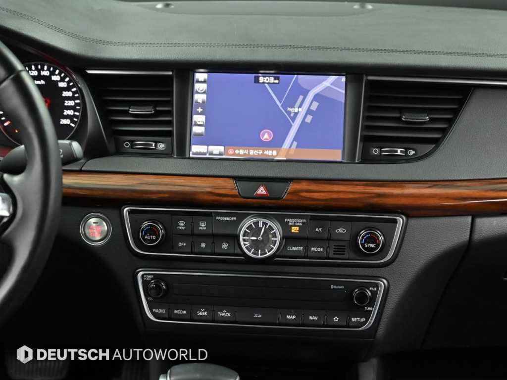 Kia K7 — photo 14