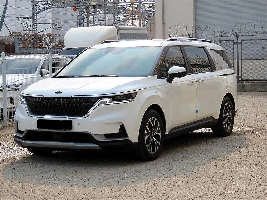 Kia Carnival — photo 02