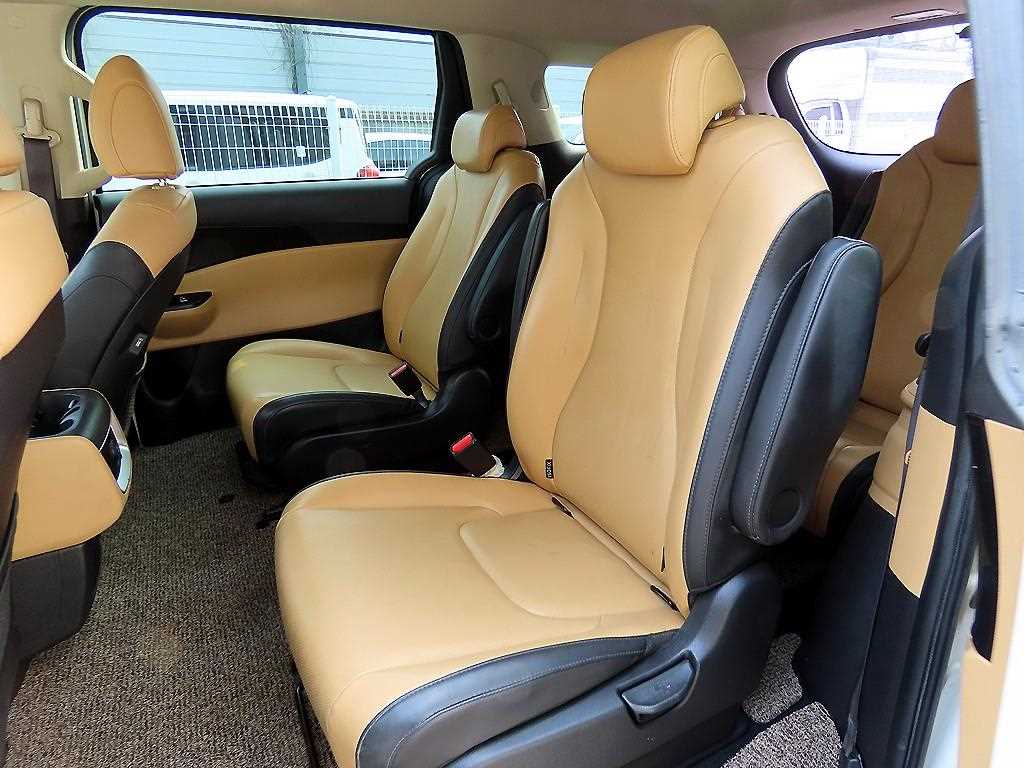 Kia Carnival — photo 06