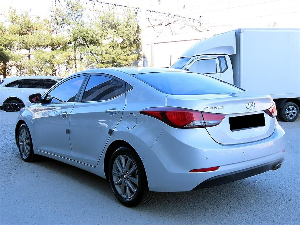 Hyundai Avante — photo 03