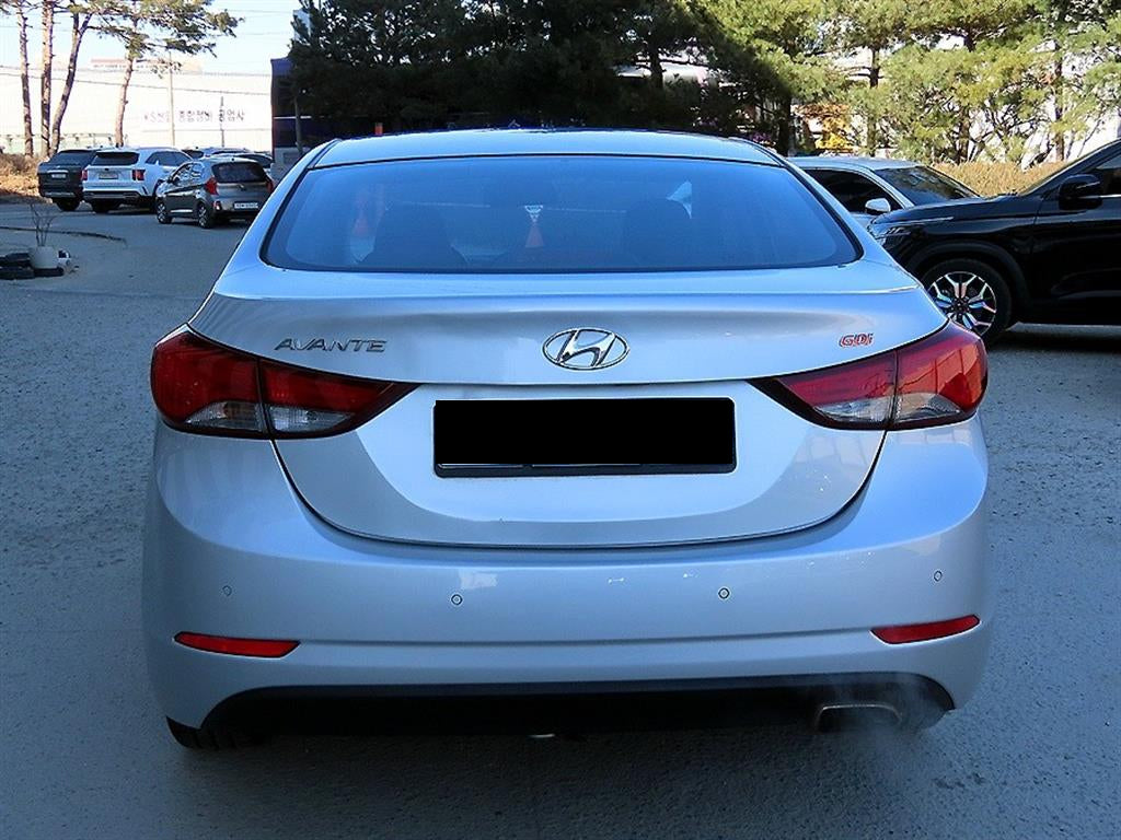 Hyundai Avante — photo 04
