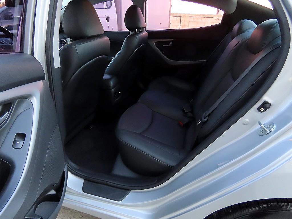 Hyundai Avante — photo 06