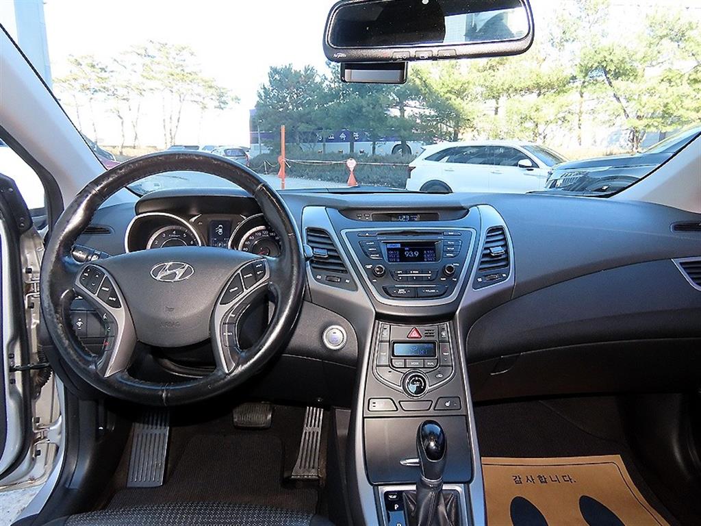 Hyundai Avante — photo 07