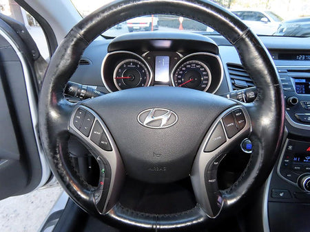 Hyundai Avante — photo 08