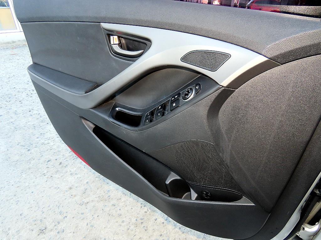 Hyundai Avante — photo 11