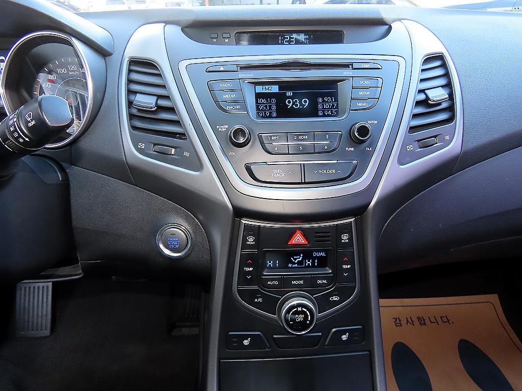 Hyundai Avante — photo 13