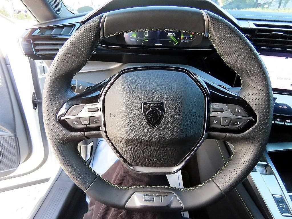 Peugeot 408 — photo 08