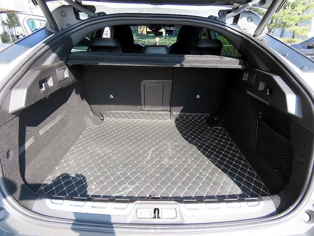 Peugeot 408 — photo 17