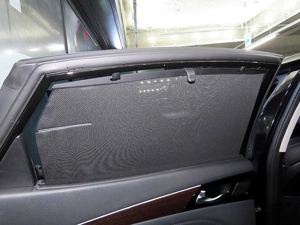 Kia K7 — photo 14