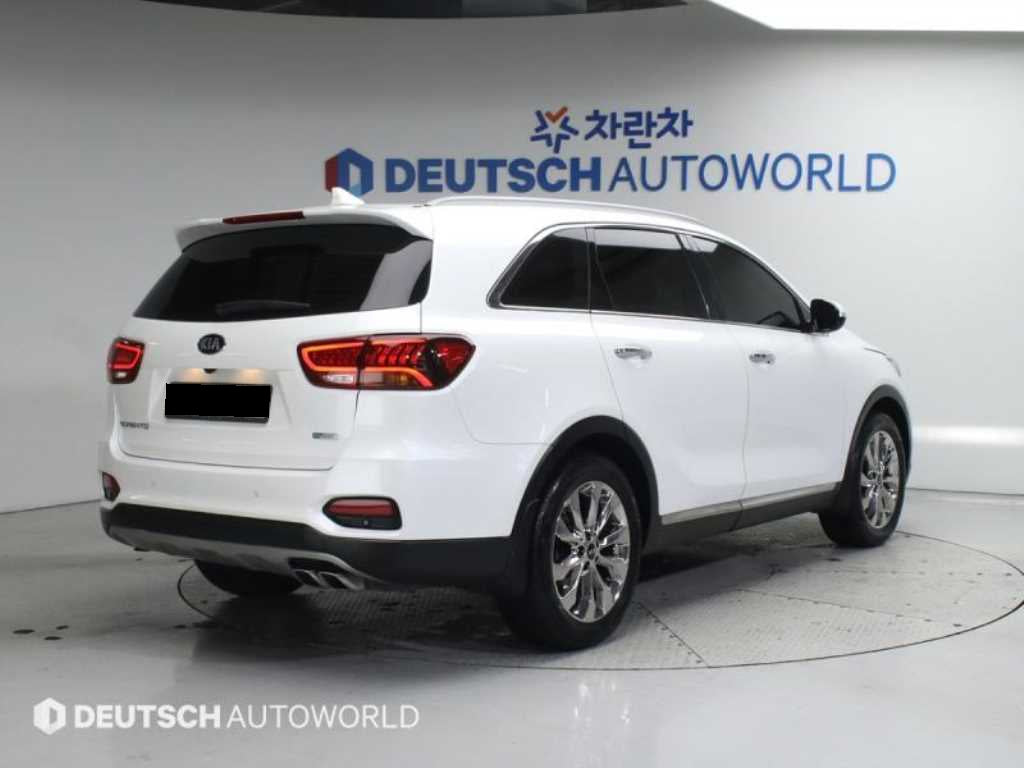 Kia Sorento — photo 02