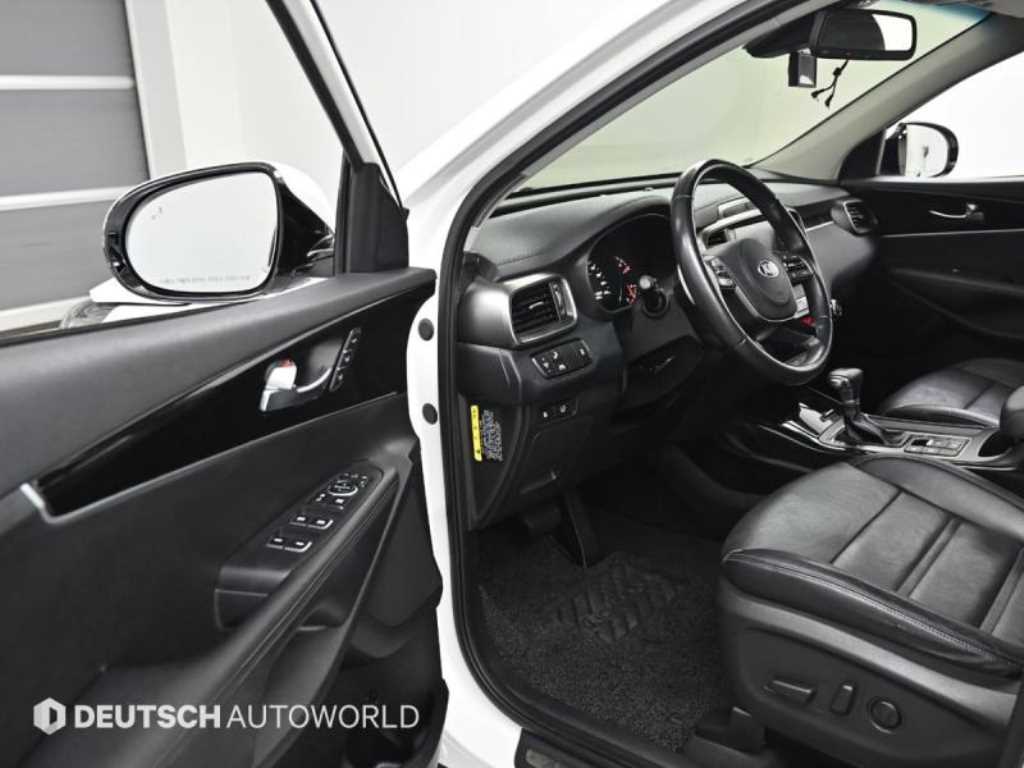 Kia Sorento — photo 11